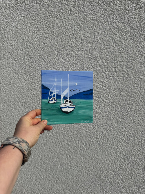 Segelboote am türkisblauen Meer